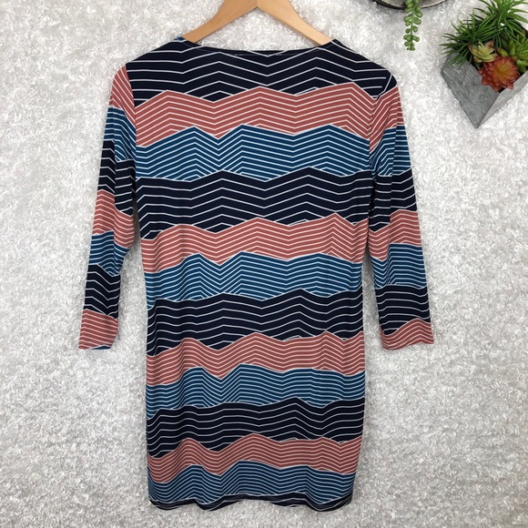 BCBGMaxAzria Digital Wave Chevron Striped Shift Jersey Dress Size S - Picture 4 of 8